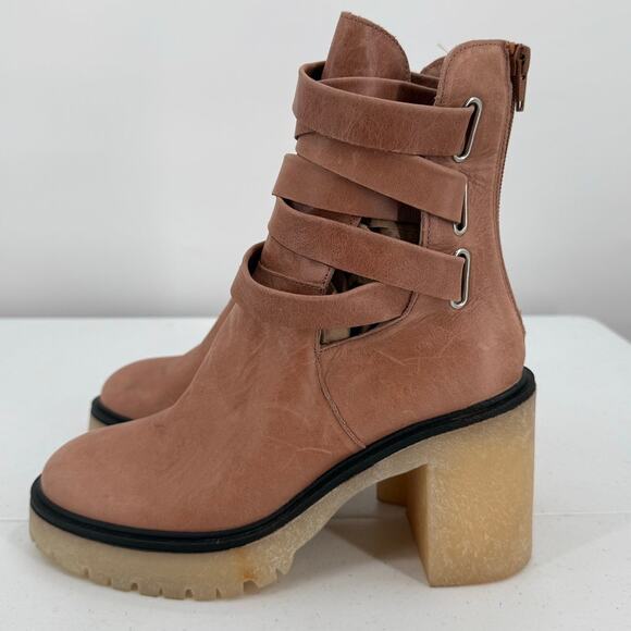 NEW Free People Jesse Distressed Brown/Beige Leather Cutout Heeled Boots Size 39 - Picture 1 of 13